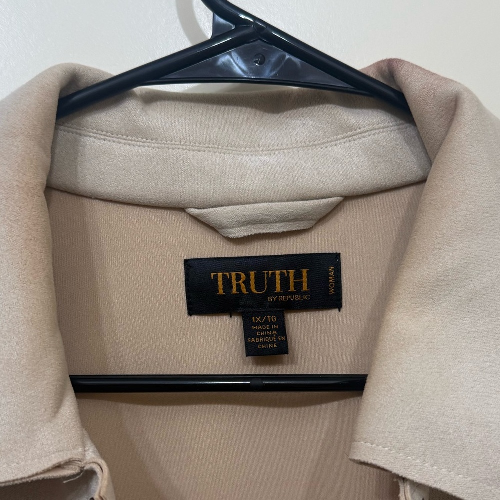 Women’s Cream Jacket - Picture 3 of 3